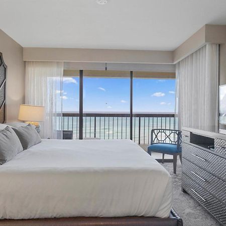 Luxury Oceanfront 2 Bedroom Apartment At Waikiki Beach Tower ホノルル エクステリア 写真