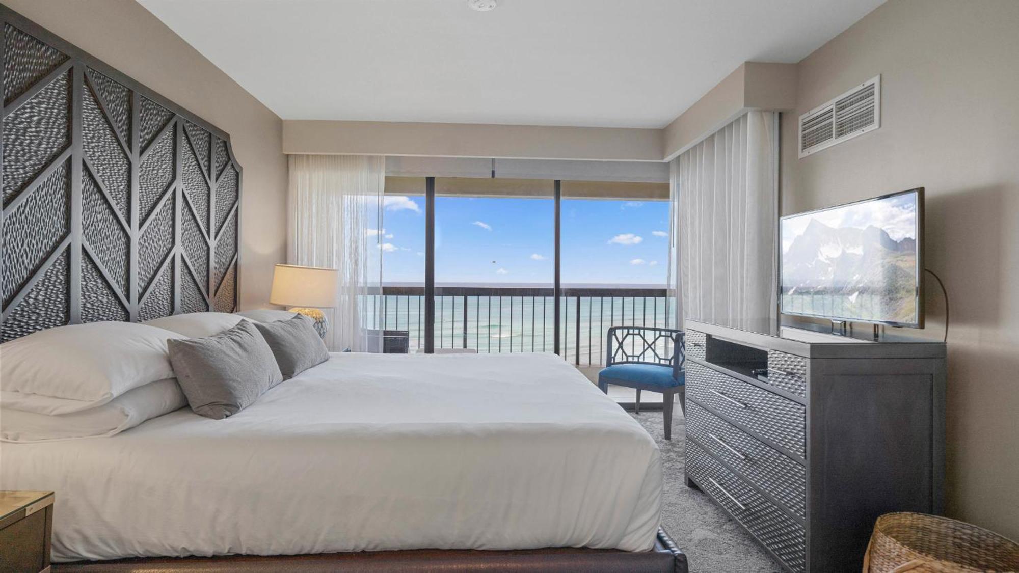 Luxury Oceanfront 2 Bedroom Apartment At Waikiki Beach Tower ホノルル エクステリア 写真