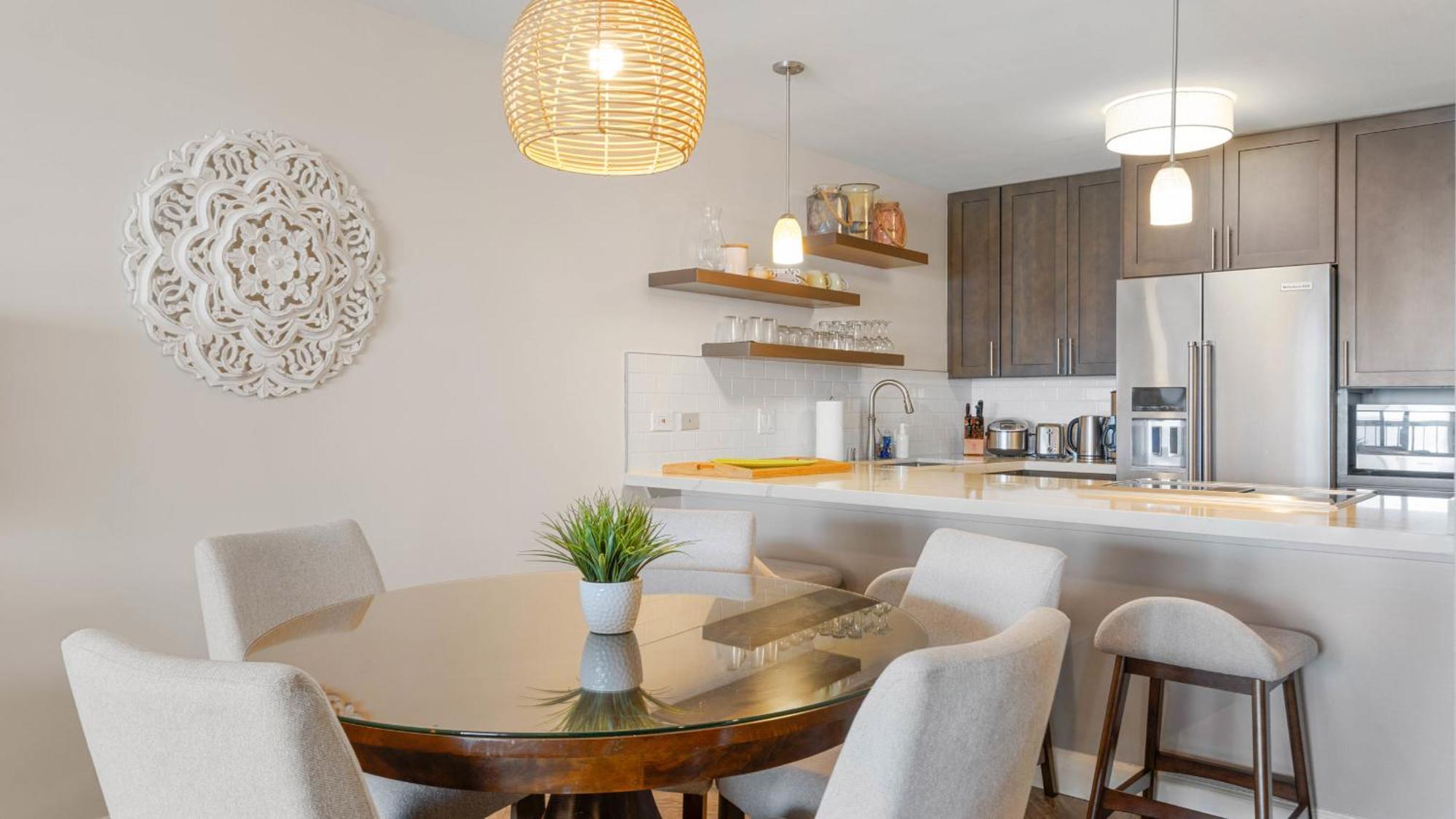 Luxury Oceanfront 2 Bedroom Apartment At Waikiki Beach Tower ホノルル エクステリア 写真
