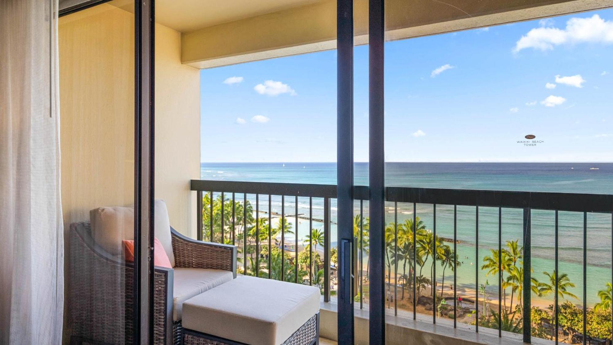 Luxury Oceanfront 2 Bedroom Apartment At Waikiki Beach Tower ホノルル エクステリア 写真