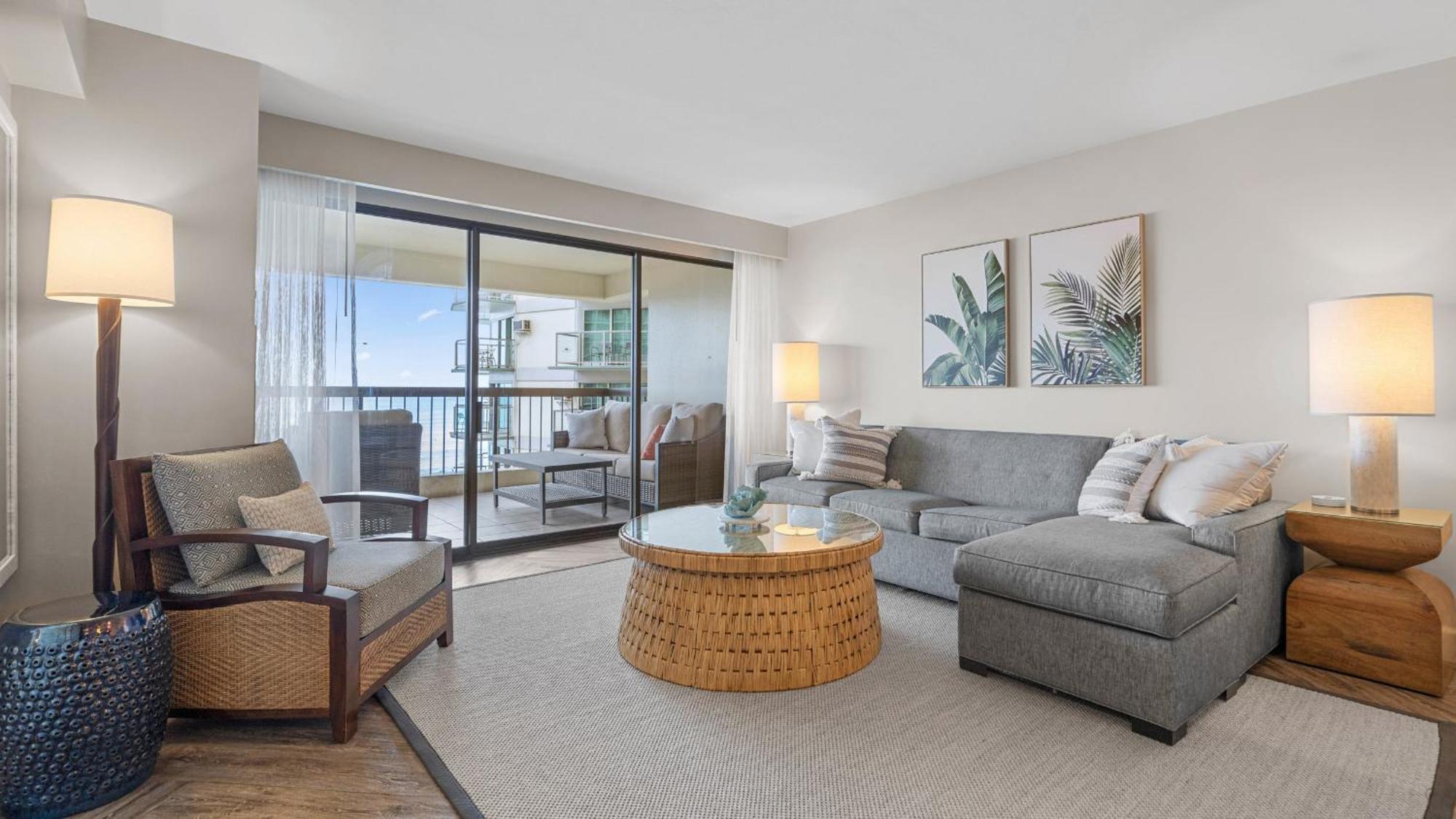 Luxury Oceanfront 2 Bedroom Apartment At Waikiki Beach Tower ホノルル エクステリア 写真