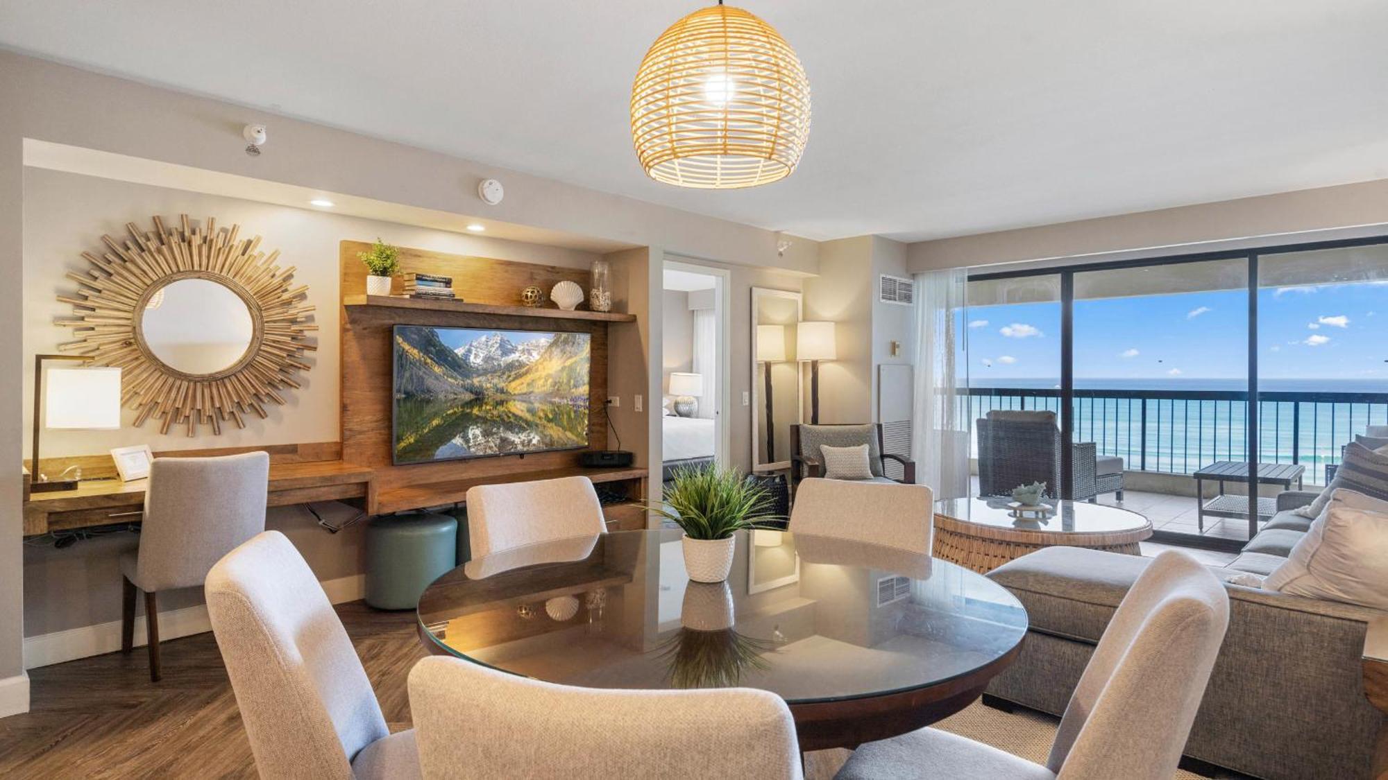 Luxury Oceanfront 2 Bedroom Apartment At Waikiki Beach Tower ホノルル エクステリア 写真